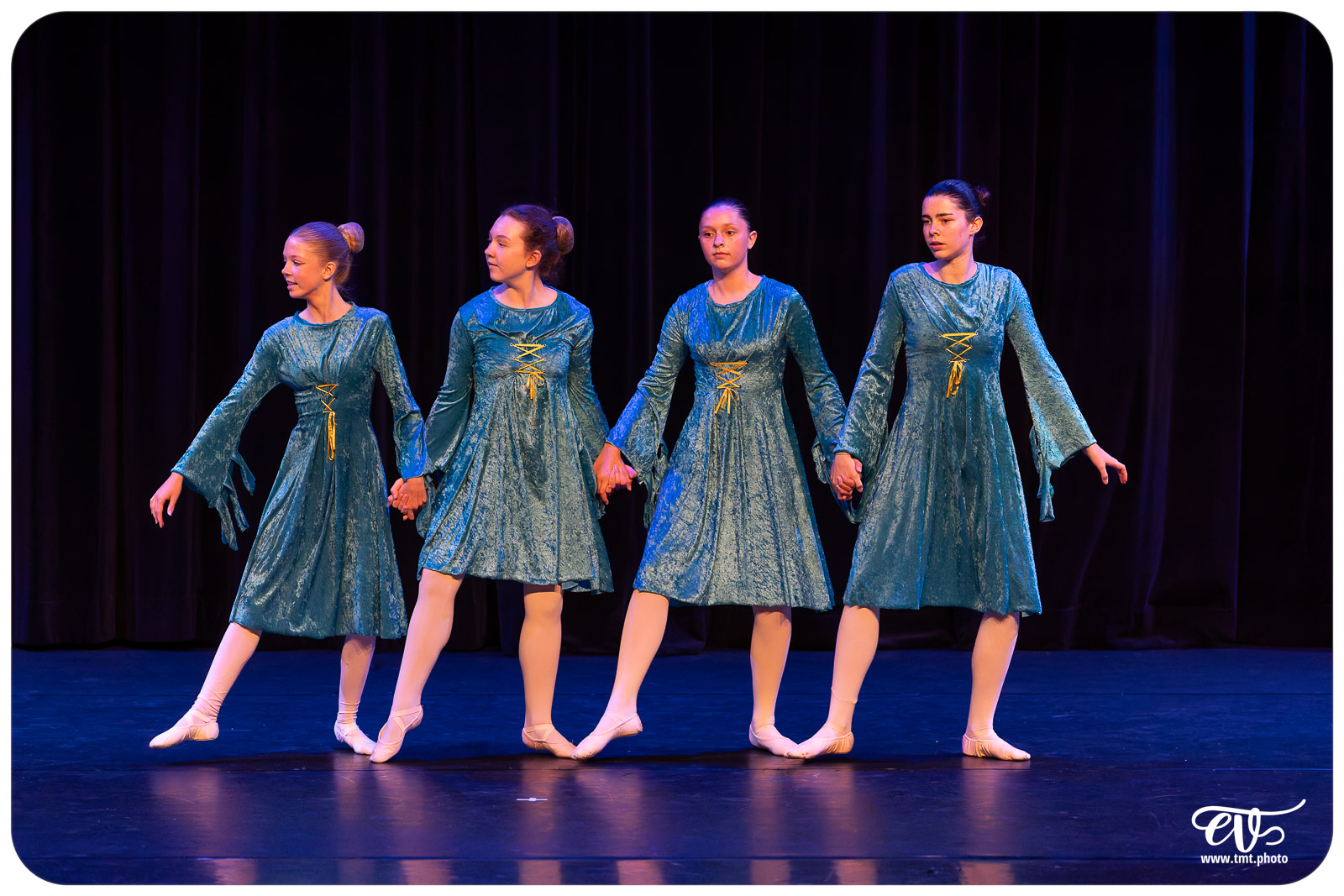 ECOLE DE DANSE CÉCILE ADAMOW